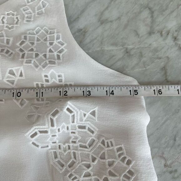 Joie Perdue Crocheted Sleeveless silk blouse Top porcelain color size XS - Picture 7 of 8